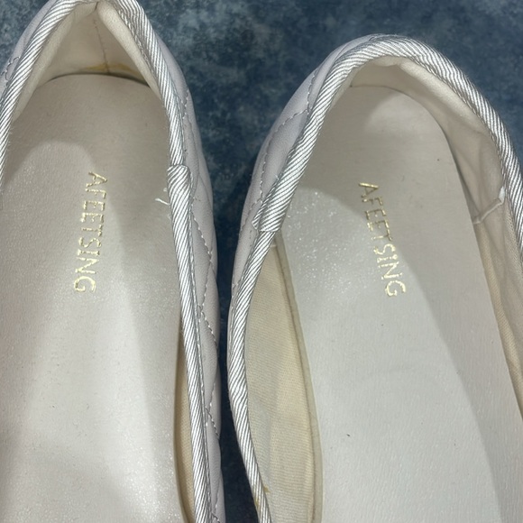 Afeetsing- NWOT SZ 7 Nude Round Toe Ballet Flats Comfortable Flats - Picture 4 of 8
